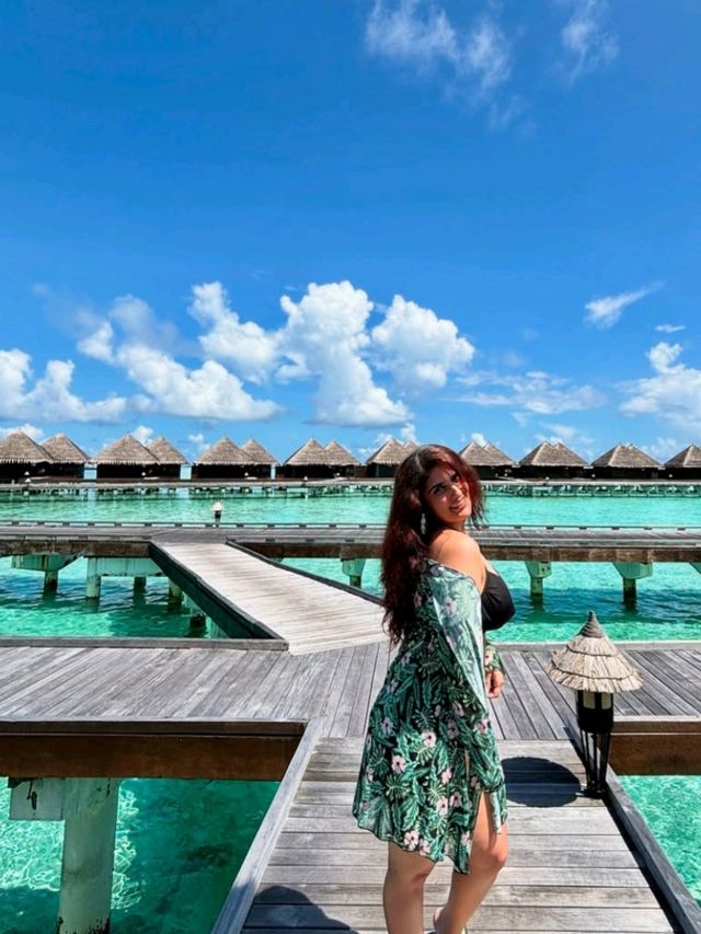 🌊🌴 Explore Maldives – A Slice of Paradise on Earth! 🐚☀️