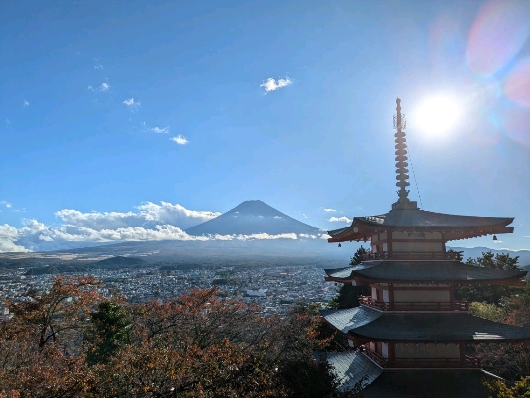 紅葉×五重塔×富士山の最強コラボ!新倉山浅間公園に行ってきた 紅葉×五重塔×富士山の最強コラボ!新倉山浅間公園に行ってきた