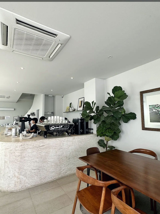 Genuine Brews at Honest Coffee & Service, Phuket