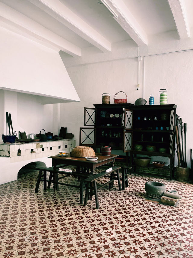 A Glimpse into Peranakan Elegance at Baba Nyonya Heritage Museum