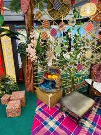 Raya Raya, Full of Colour & Joy!