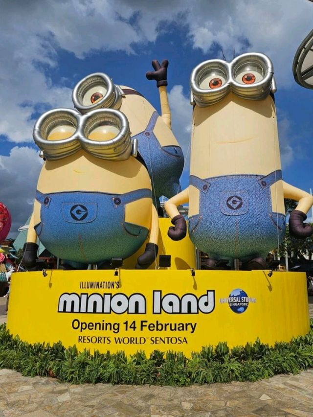 Banana Madness Alert: Minion Land is a Laugh Riot!