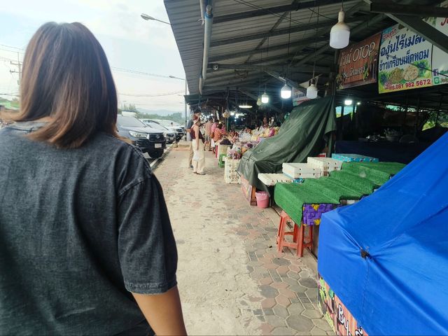 ตลาดไทยสามัคคี วังน้ำเขียว