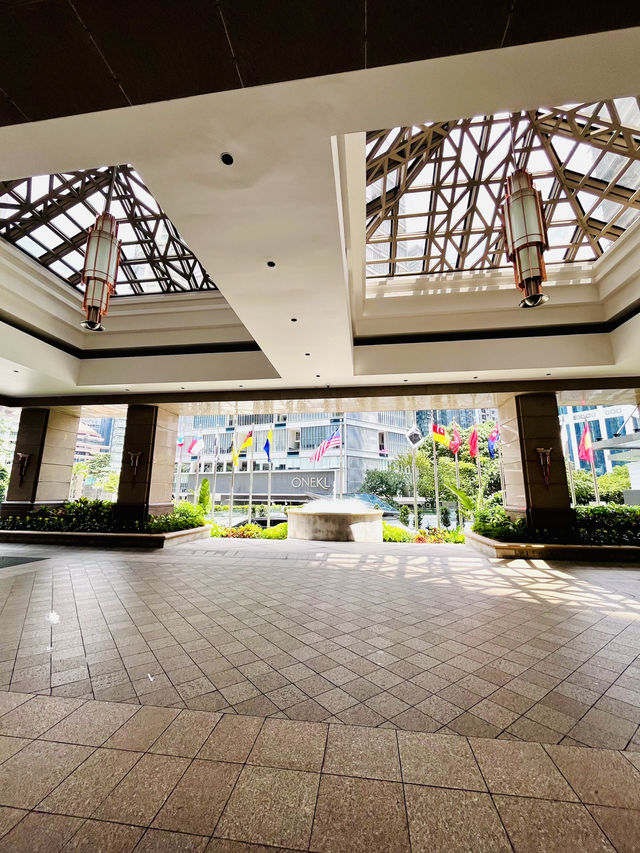 Mandarin Oriental Kuala Lumpur: A Pinnacle of Luxury and Business Excellence