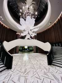 Renaissance Kuala Lumpur Hotel & Convention Centre: A Grand Urban Retreat
