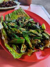 🤫Hidden Gem ‘Restoran Kah Lock’ Serves Up Big Flavors in a Small Town”