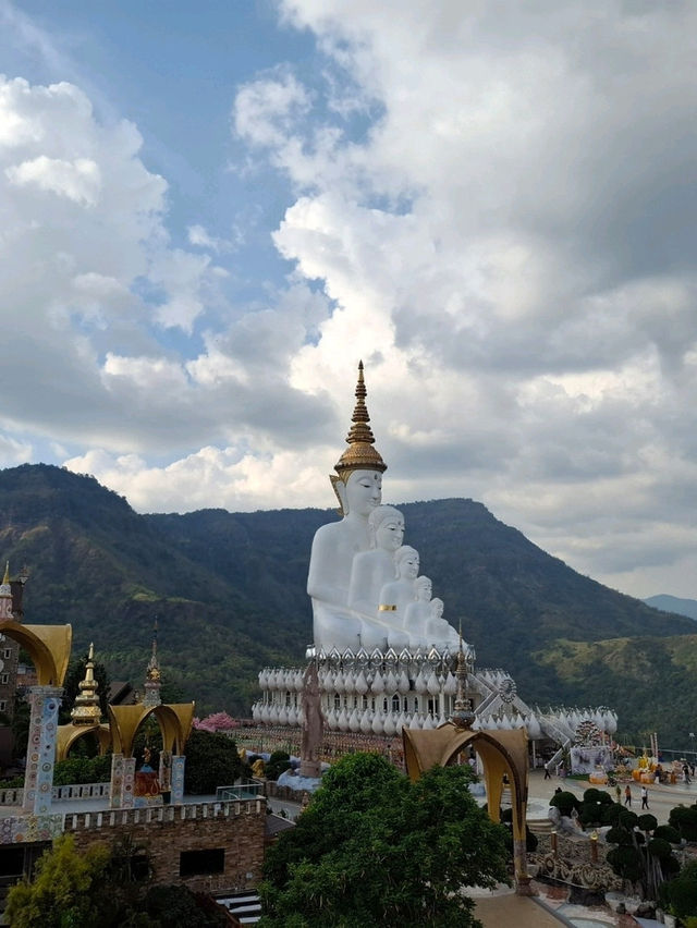 พระเจ้าห้าพระองค์ @ วัดพระธาตุผาซ่อนแก้ว