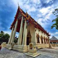 ไหว้พระแล้วชมอุโบสถสมัยอยุธยาตอนปลาย