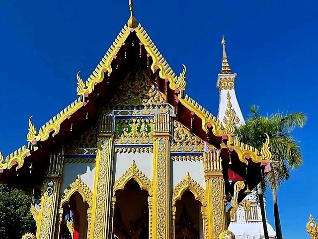 วัดพระธาตุพนมวรมหาวิหาร พระธาตุคู่เมืองนครพนม