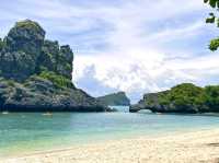 ชายฝั่งที่ซ่อนอยู่ของเกาะพะงันรออยู่