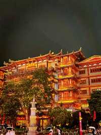 Dafo Temple: An Illuminated Oasis in Guangzhou ✨