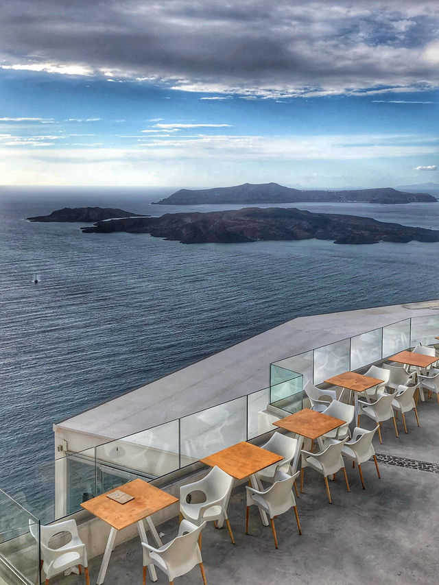 Drenched in Blue – Driving Across Dreamy Santorini