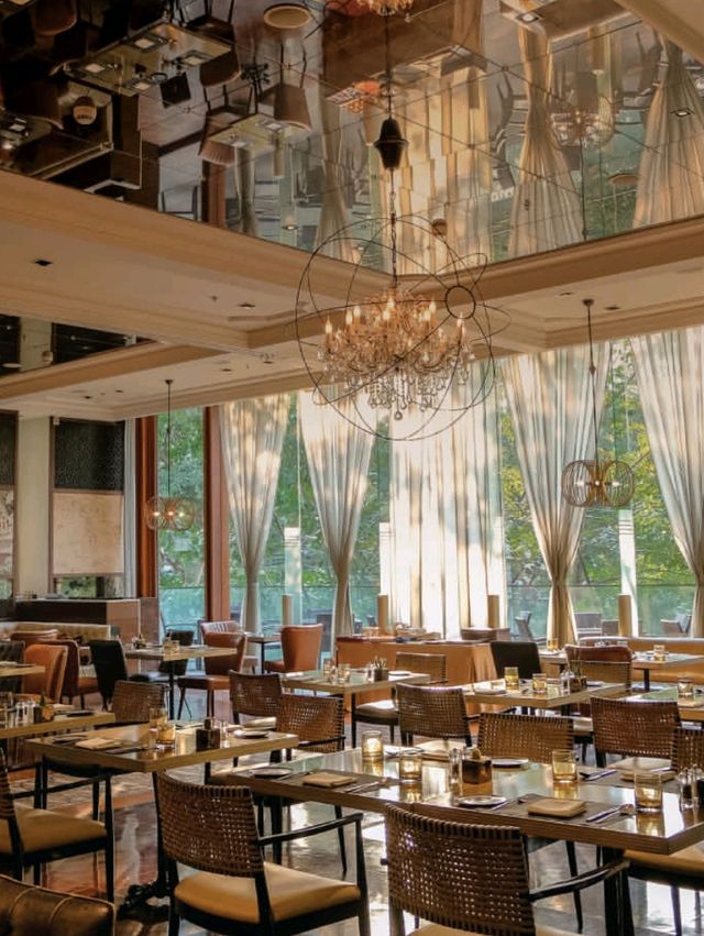 🌟 Hotel Indigo Bangkok – Bold, Boutique & Beautiful in the City!