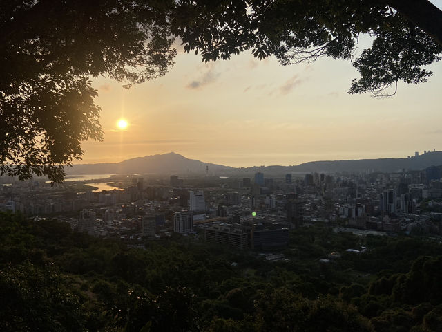  老地方觀機平台｜輕鬆步行享百萬都市景觀