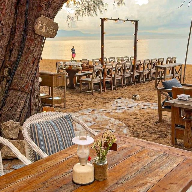 ร้านอาหารริมหาดวิวสวยบรรยากาศดี Glass House BoHo