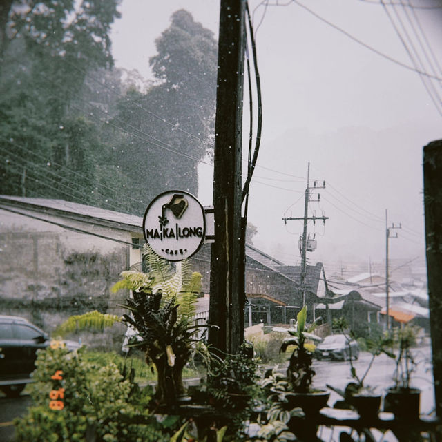 มา | กา | ลอง  คาเฟ่