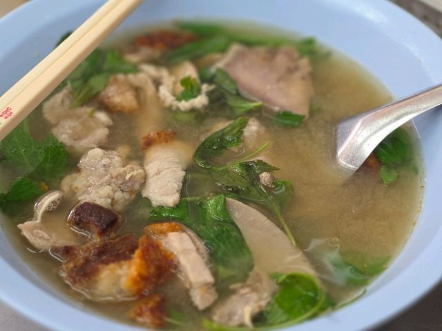 Nai Ek Roll Noodle – Chinatown’s Legendary Bowl of Comfort 