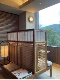 🏨【神奈川・箱根 ふふ箱根】全室スイート×源泉かけ流しの贅沢。静寂に包まれる大人の湯旅