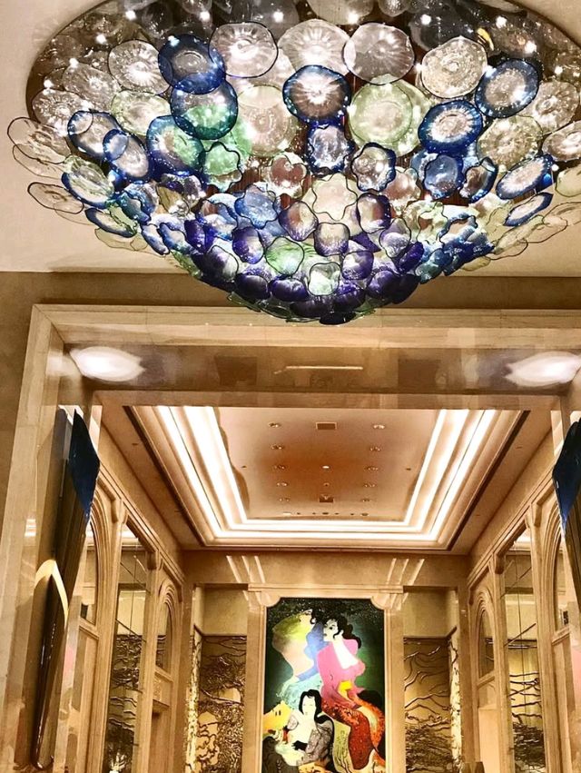 🇮🇩✨ Jakarta’s Artful Hideaway: Live the Suite Life at Raffles! 🎨🏰