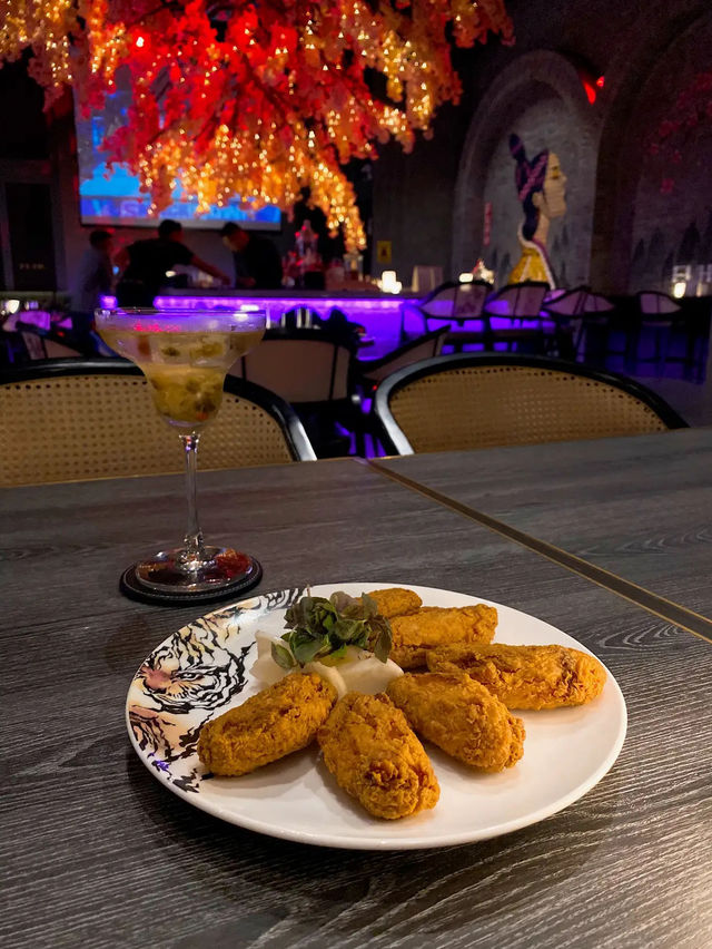 Night Bites & Neon Lights: FUHU’s Supper Scene Unveiled