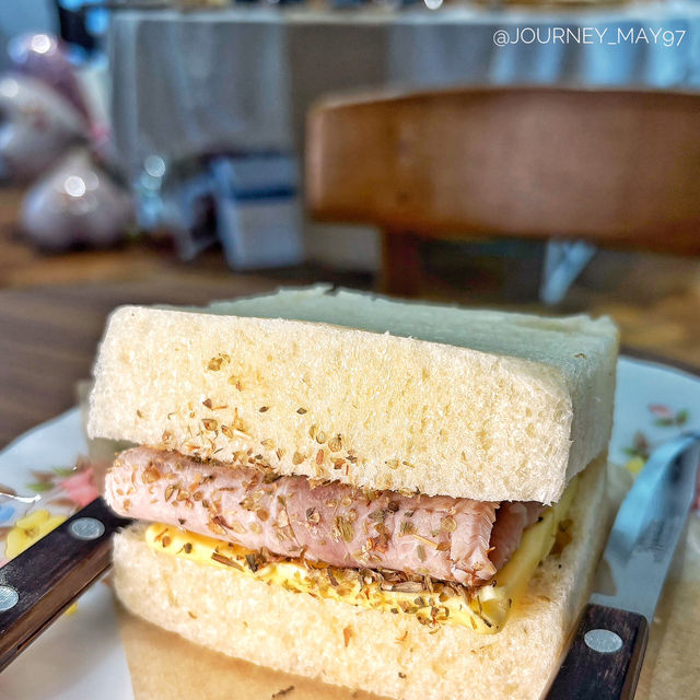 延南洞で人生サンドに出会ったよ！🥪✨