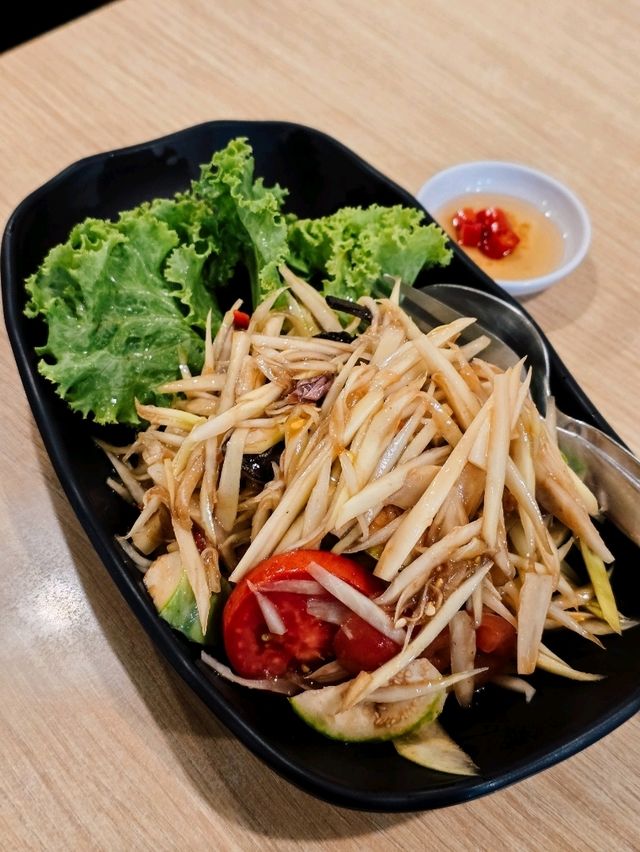 Tonoak ร้านข้าวหมาข้าวแมวกลางสยาม
