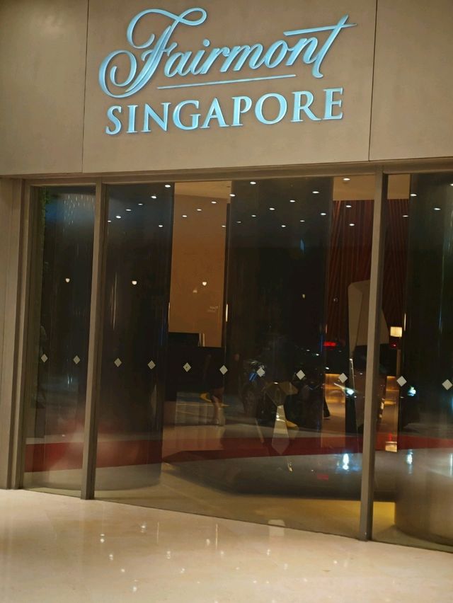 Luxurious City Escape at Fairmont Singapore