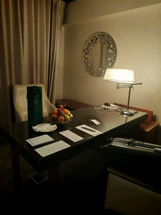 Luxurious City Escape at Fairmont Singapore