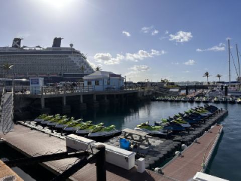 [Stop at Bermuda (Royal Naval Dockyard) | A dream half-day trip departing from Port Everglades]