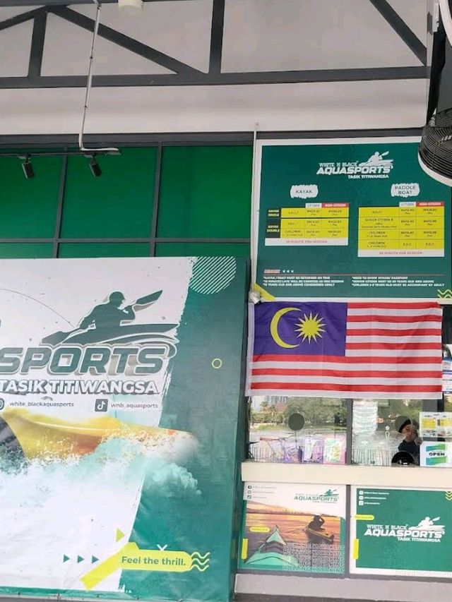 🚣‍♀️🌴 Make a Splash in KL! Water Fun at Tasik Titiwangsa 🌆💦