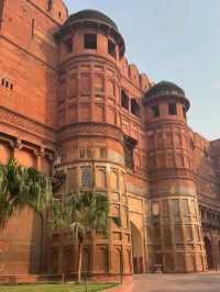 Agra Fort – The Silent Guardian of the Mughal Era 