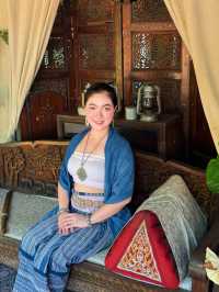 สาวลาวเวียงจันทร์ ใส่ชุดชนเผ่า ที่หลวงพระบาง