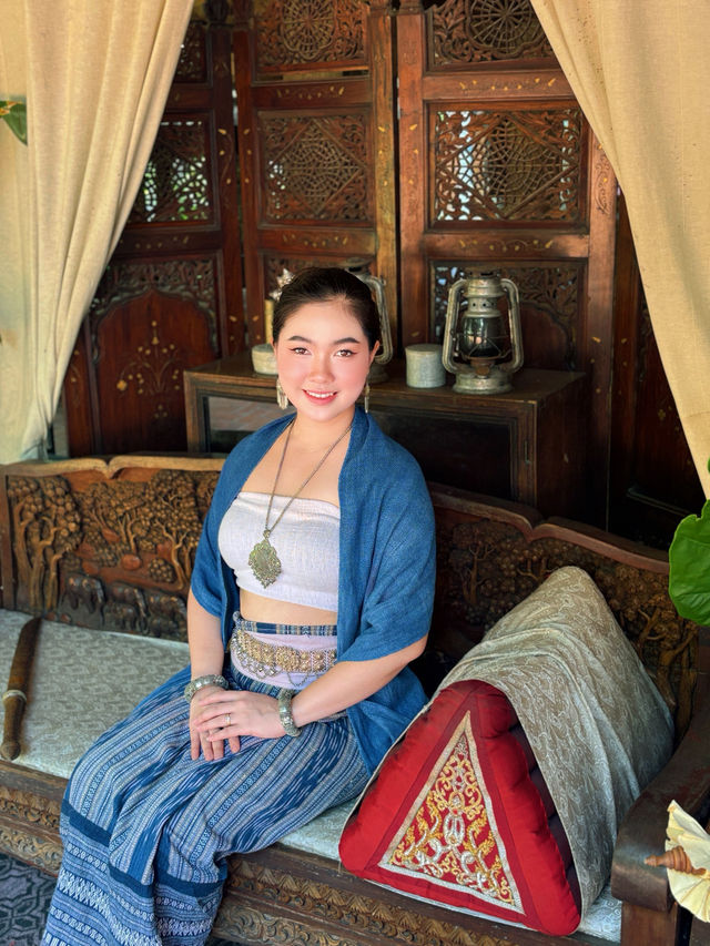 สาวลาวเวียงจันทร์ ใส่ชุดชนเผ่า ที่หลวงพระบาง
