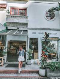 Sarnies Roastery – A Calm & Cozy Café Morning in Bangkok 🌿☕📍