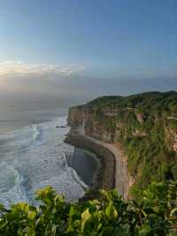 Clifftop Grace & Fiery Rhythms: A Sunset at Uluwatu Temple