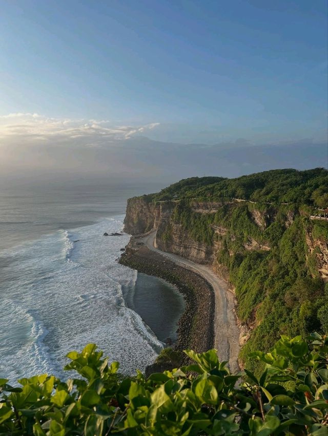 Clifftop Grace & Fiery Rhythms: A Sunset at Uluwatu Temple