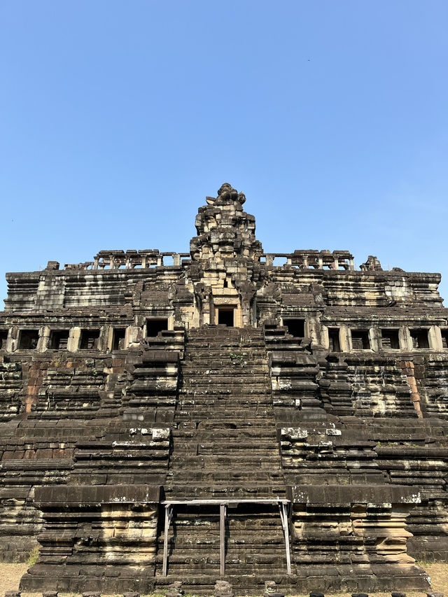 900年の時を超えて立つ、神々の寺院