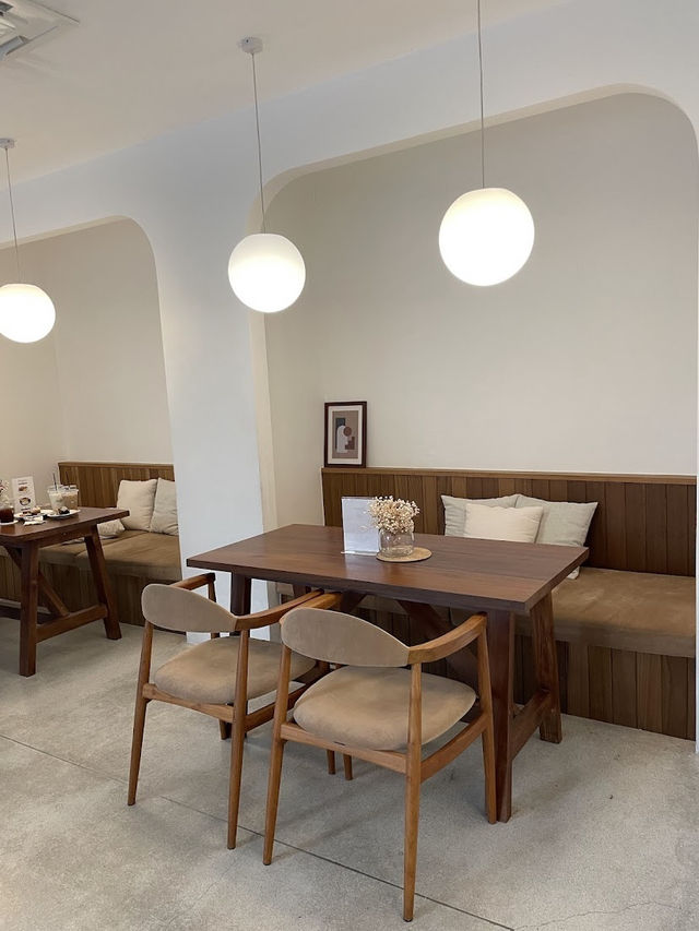 Double 3 Craft Cafe, Minimalist Charm Meets Cozy Comfort in Hat Yai