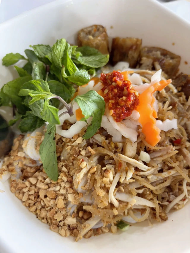 PVO ร้านอาหารเวียดนามร้านดัง ที่เวียงจันทน์