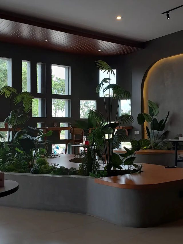 Semesta Coffee: Batu Aji’s Midnight Brew Sanctuary