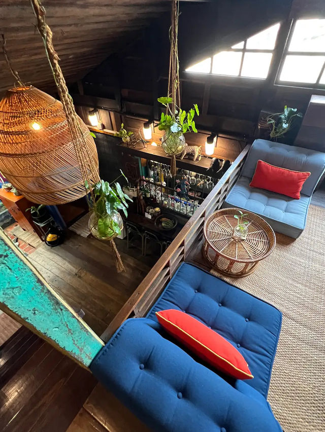Loy La Yong, Bangkok’s Vintage Gem with a Twist