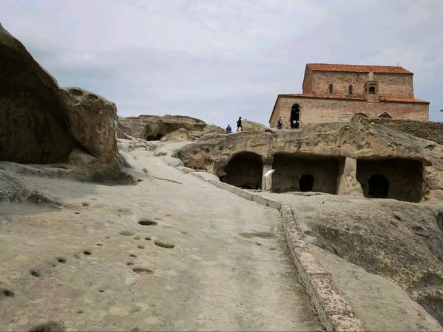 Caves, Cliffs & Ancient Vibes