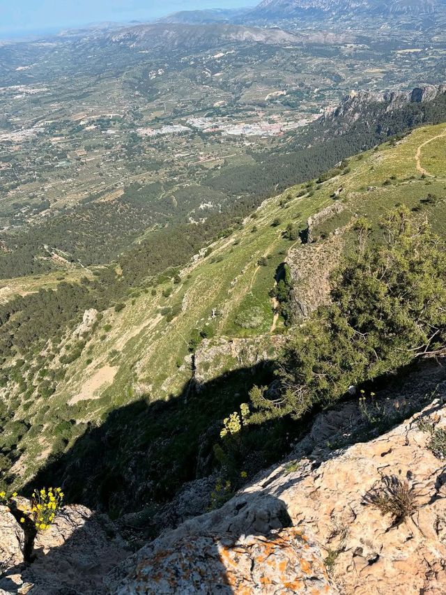 Chasing Views and Mountain Vibes at Montcabrer