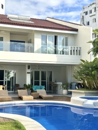 Luxurious Private Pool Villa in Cebu