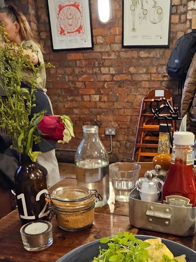 맨체스터 브런치카페 Federal Cafe Bar