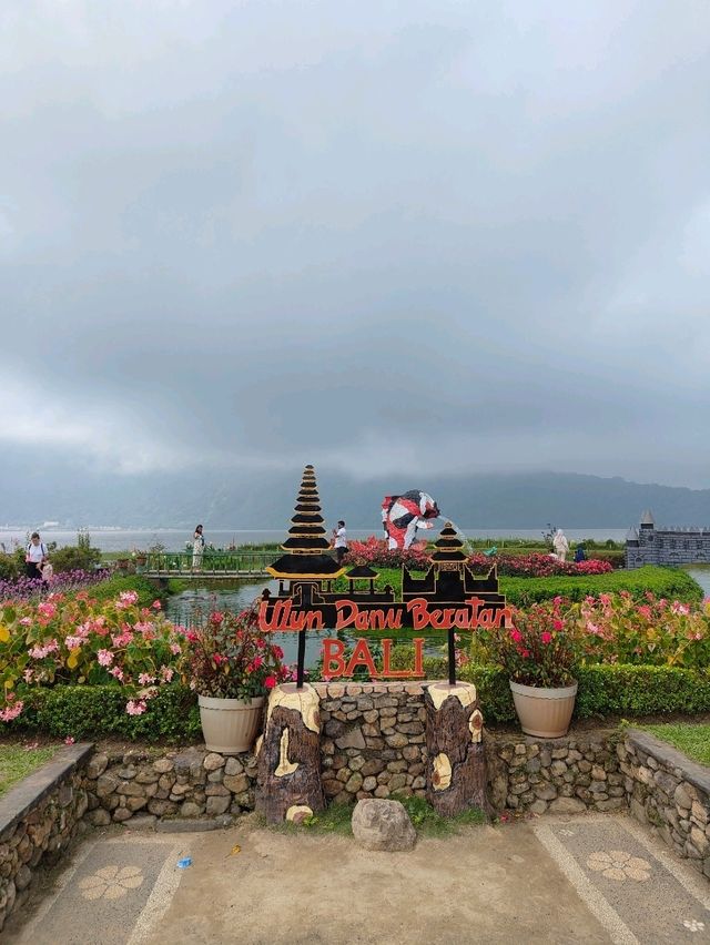 🌺 Ceremonial Reflections: A Walk Through Ulun Danu Beratan Park