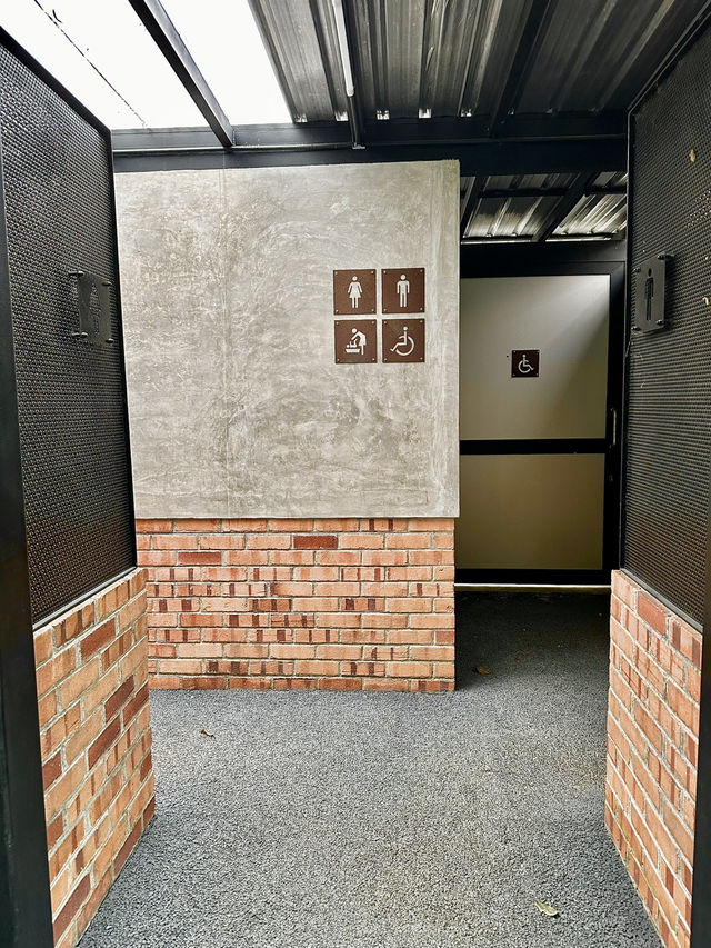 Minimal Materials, Maximum Charm — KL’s Underrated Escape