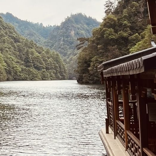 Baofeng Lake: A Tranquil Paradise in Zhangjiajie's Avatar Mountains