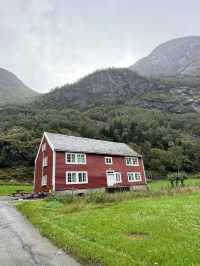 북유럽의 품에 안긴 마을, 플롬