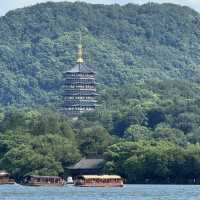 Hangzhou in 36 Hours: Temples, Tea Fields & Timeless Views on the Lake 🌿